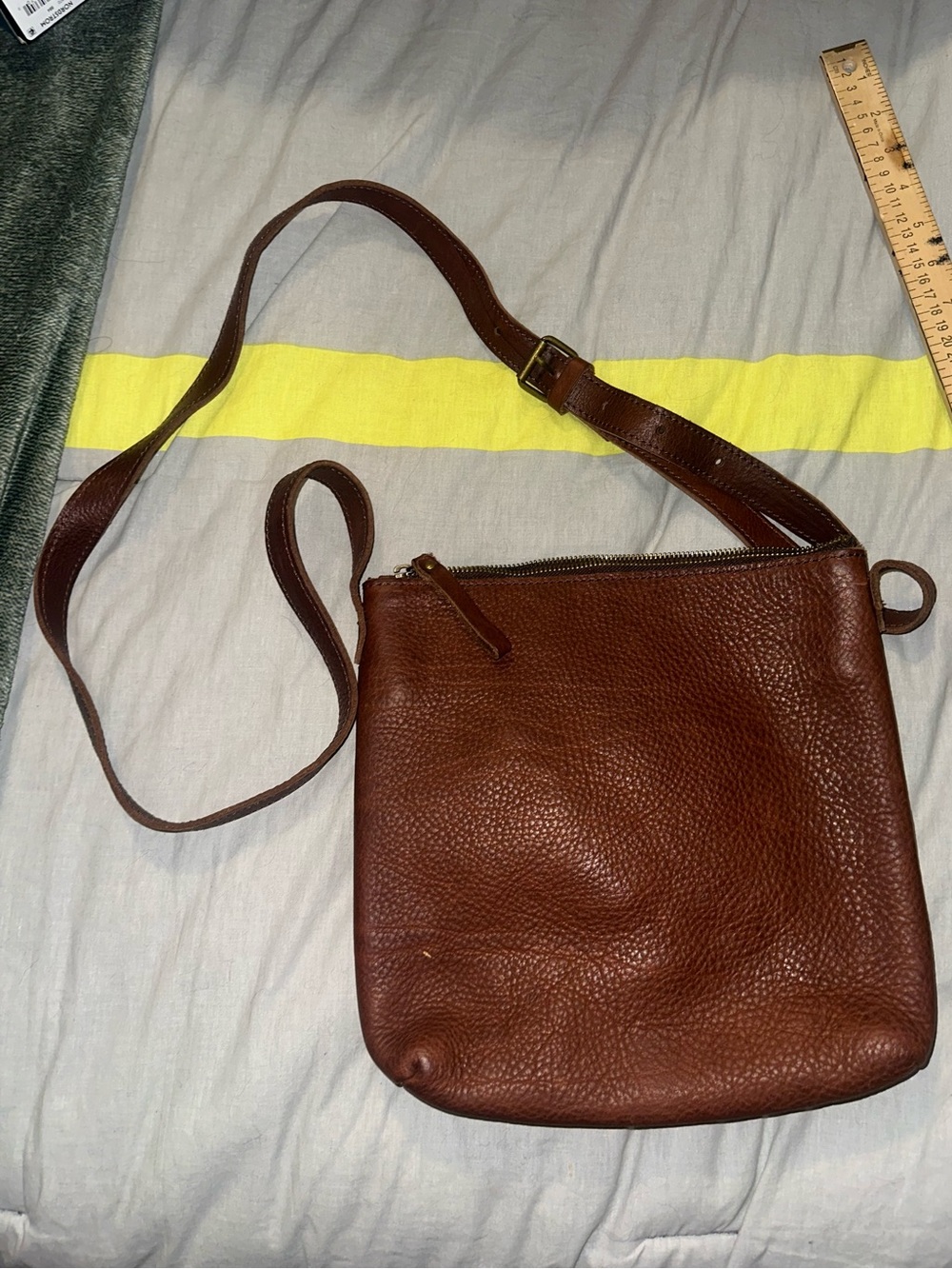 Duluth Trading Co. Lifetime Leather Sling Crossbody Bag - Picture 3 of 11